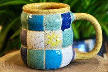 Load image into Gallery viewer, Checker Board Pattern Mug
