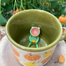 Load image into Gallery viewer, Pumpkin Frog Surprise Mug

